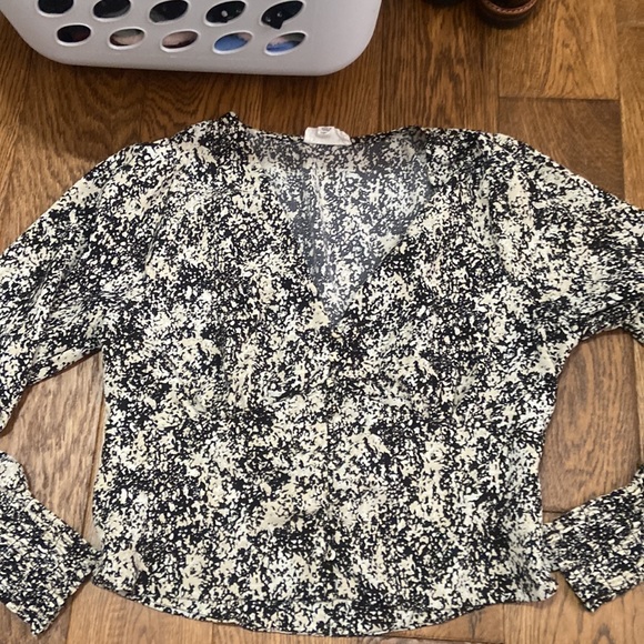 Allison New York Button Down Crop Top - Picture 2 of 6